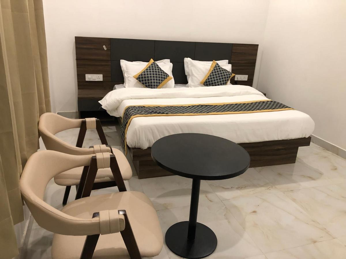 Kds Residency Hotel Grander Noida Exterior foto
