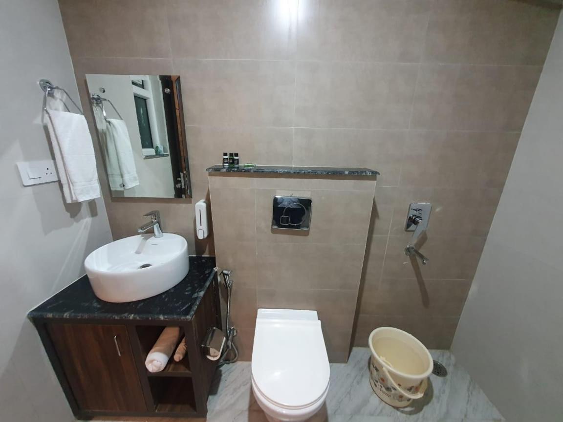 Kds Residency Hotel Grander Noida Exterior foto