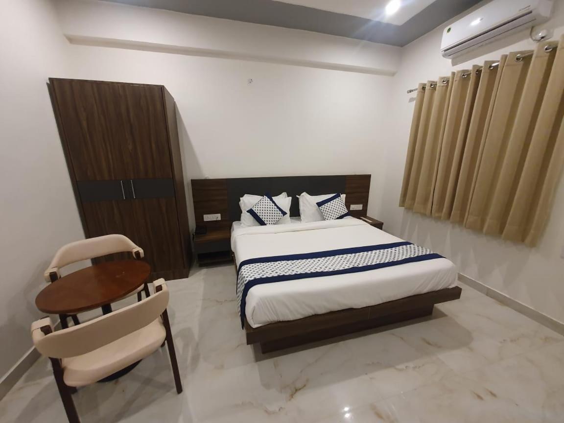 Kds Residency Hotel Grander Noida Exterior foto