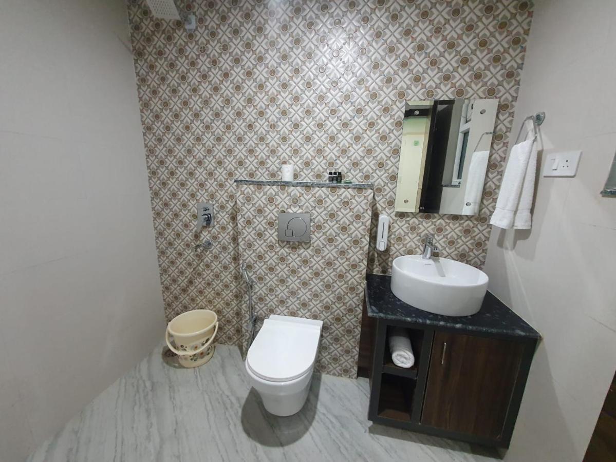 Kds Residency Hotel Grander Noida Exterior foto