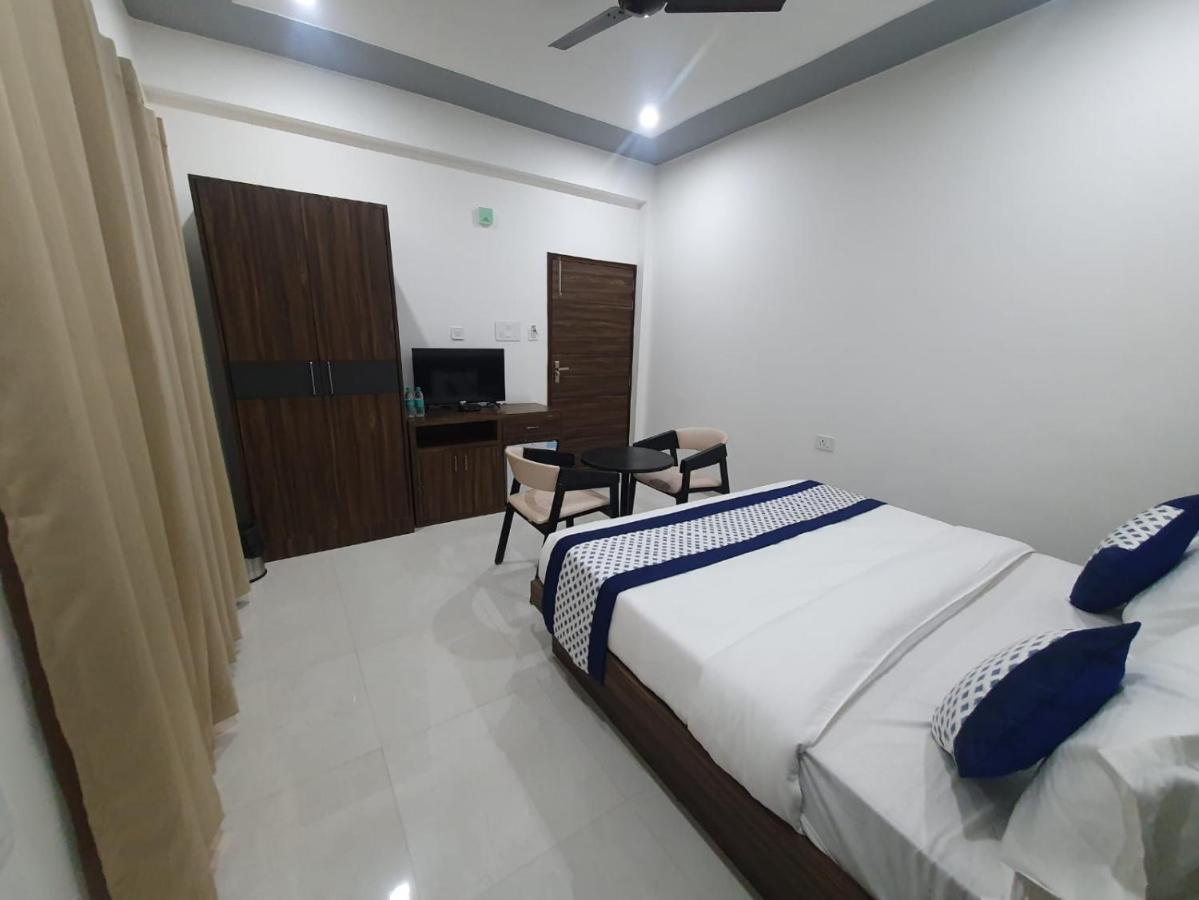 Kds Residency Hotel Grander Noida Exterior foto