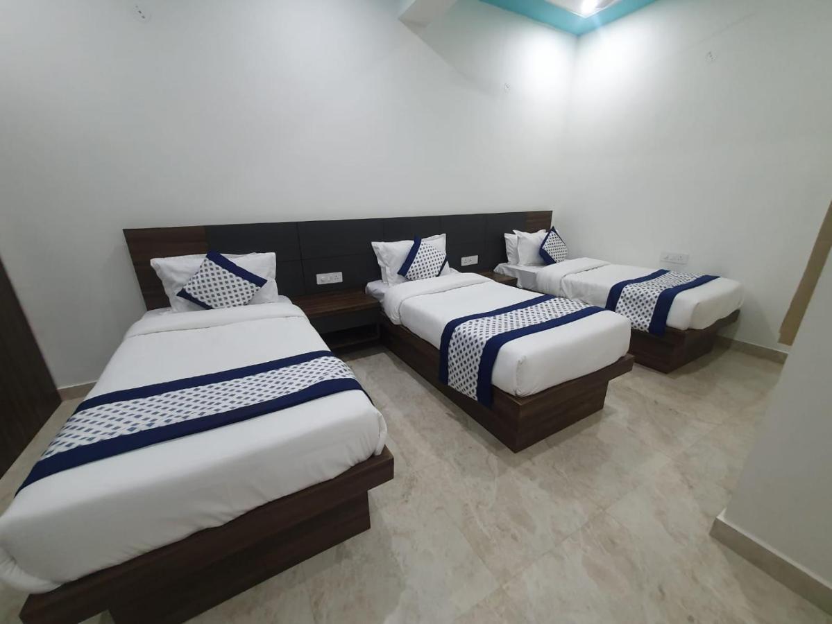 Kds Residency Hotel Grander Noida Exterior foto