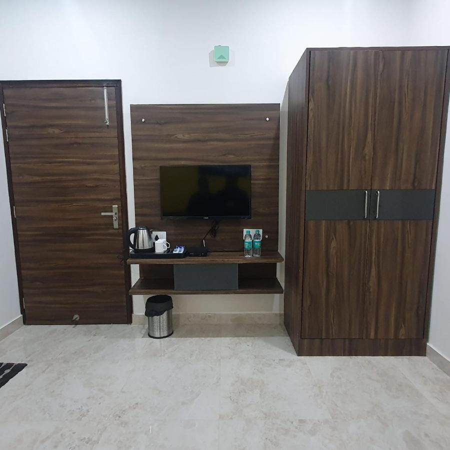 Kds Residency Hotel Grander Noida Exterior foto