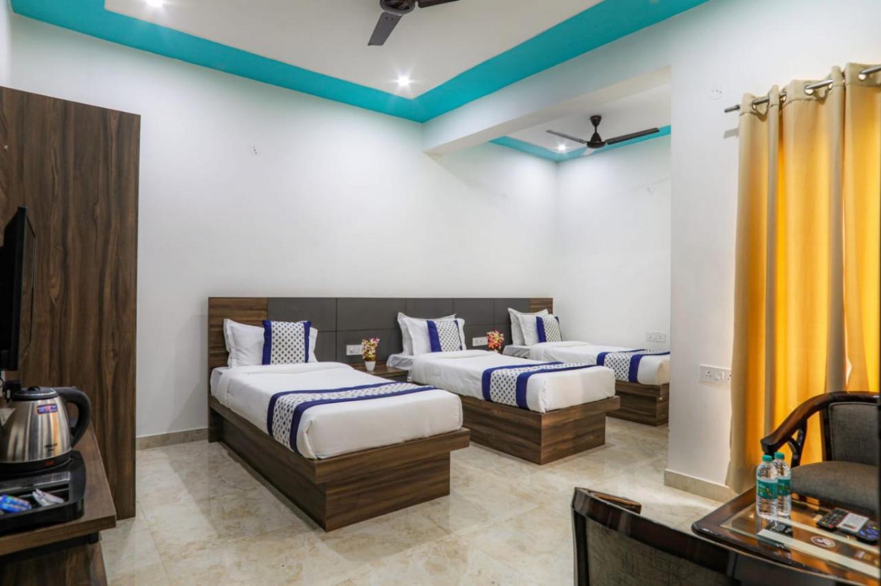 Kds Residency Hotel Grander Noida Exterior foto