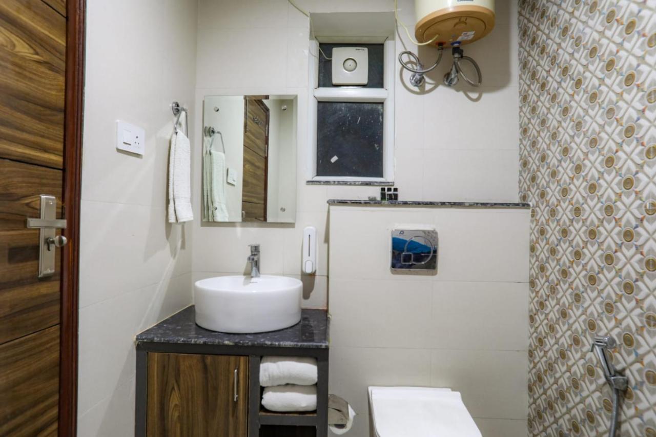 Kds Residency Hotel Grander Noida Exterior foto