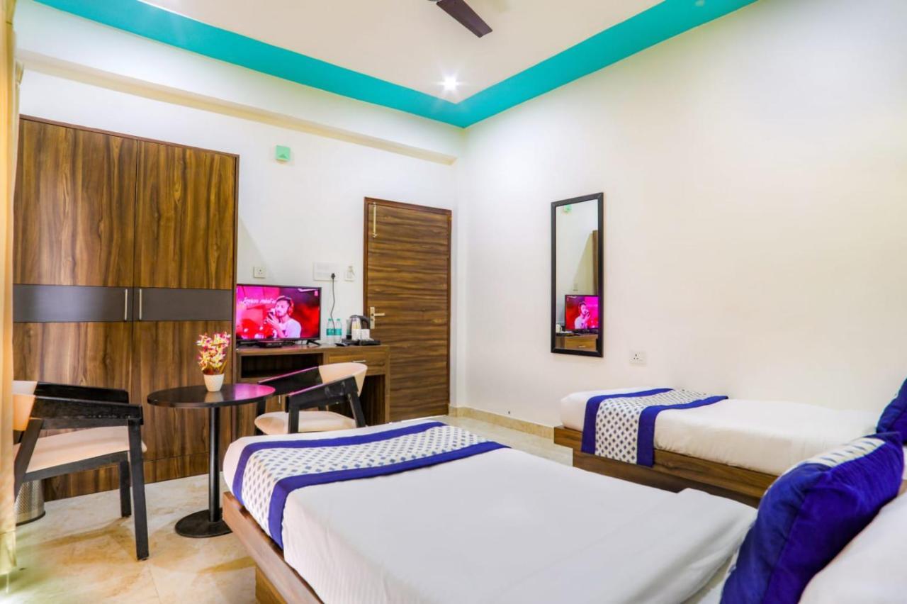 Kds Residency Hotel Grander Noida Exterior foto