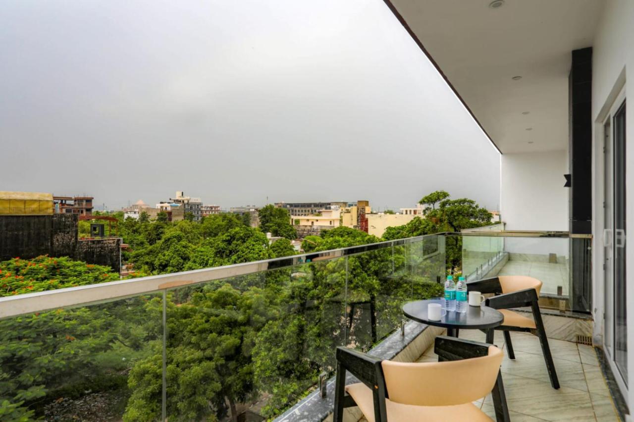 Kds Residency Hotel Grander Noida Exterior foto